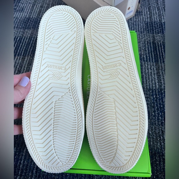 Cariuma OCA Low. NWT - Picture 2 of 2